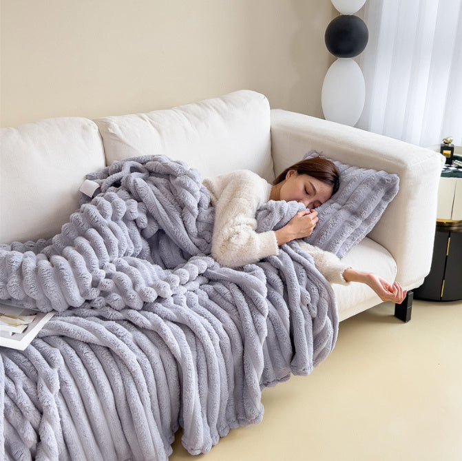 WarmHug Blanket - Ultimate Comfort for Cold Winter Evenings