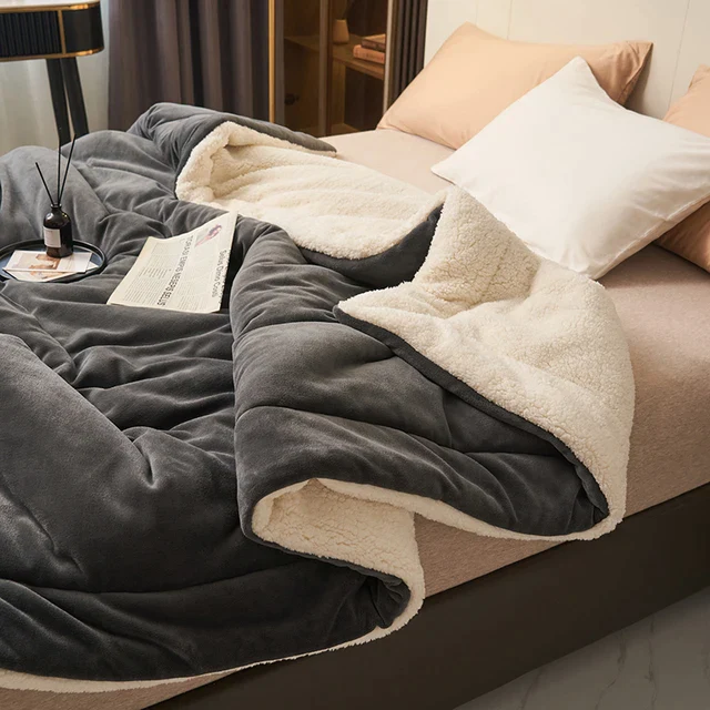 SoftHug Luxe Fleece Warm Blanket