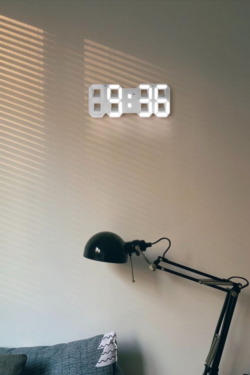 Digital 3D LED Wall Clock – Modern design with dimming function and optimal visibility