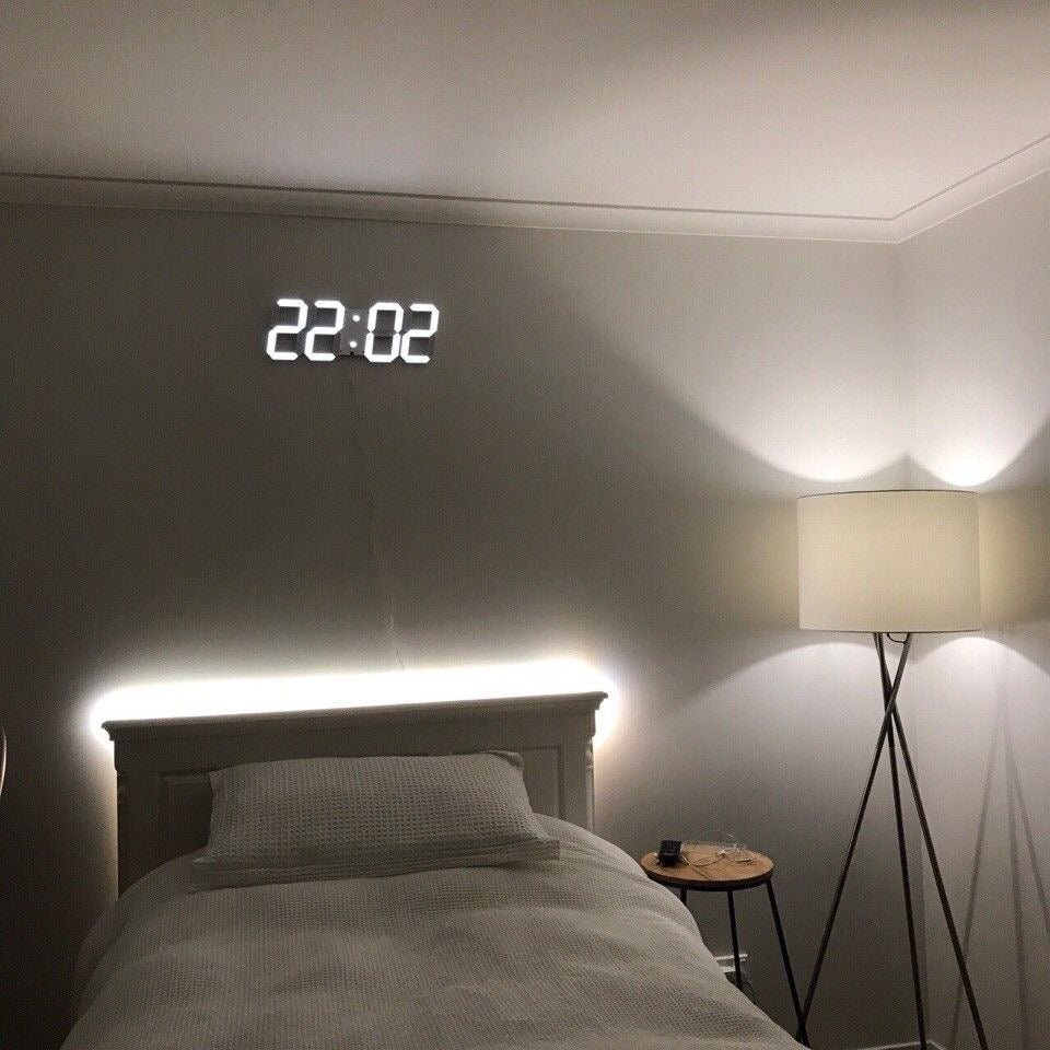 Digital 3D LED Wall Clock – Modern design with dimming function and optimal visibility