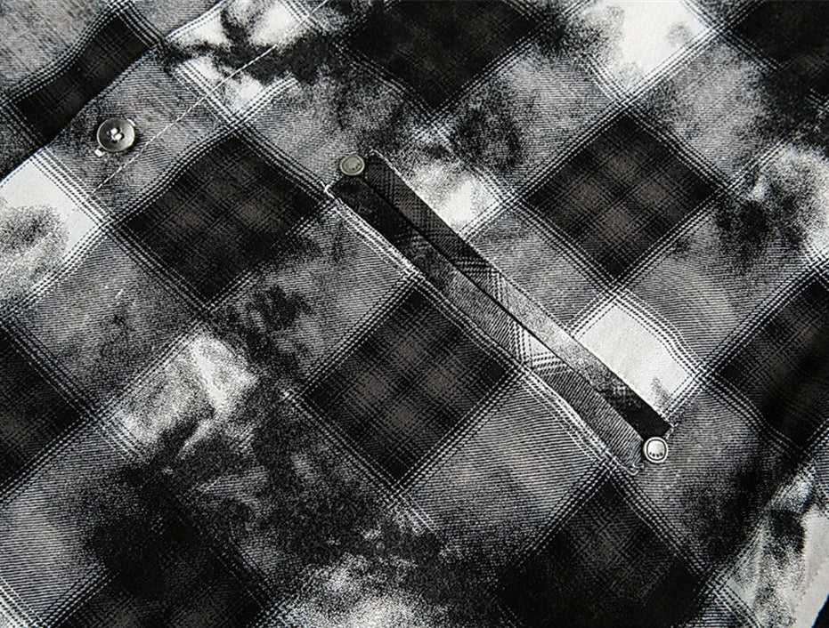 Men’s Black and White Long Sleeve Shirt