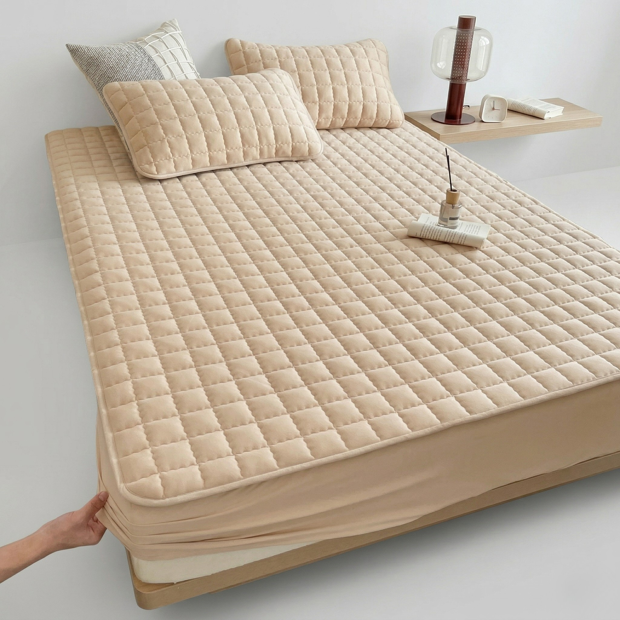 Waterproof Quilted Mattress Protector Breathable Comfort Protection for Bed