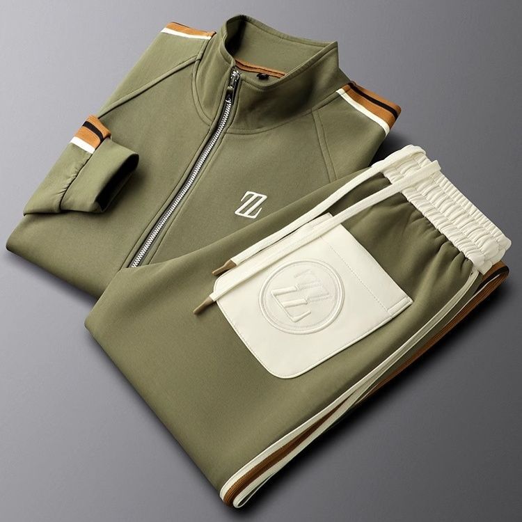FlexiSport Men's Tracksuit – Comfortable and Modern Athletic Design