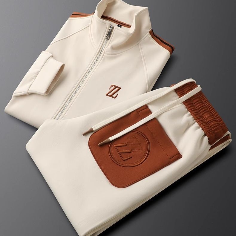 FlexiSport Men's Tracksuit – Comfortable and Modern Athletic Design